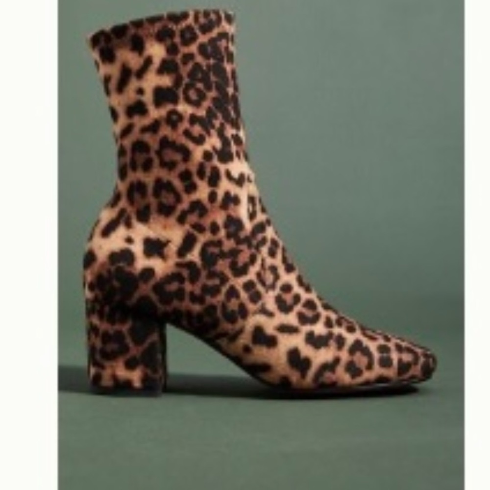 Silent D Stretch Boots- Never Worn!